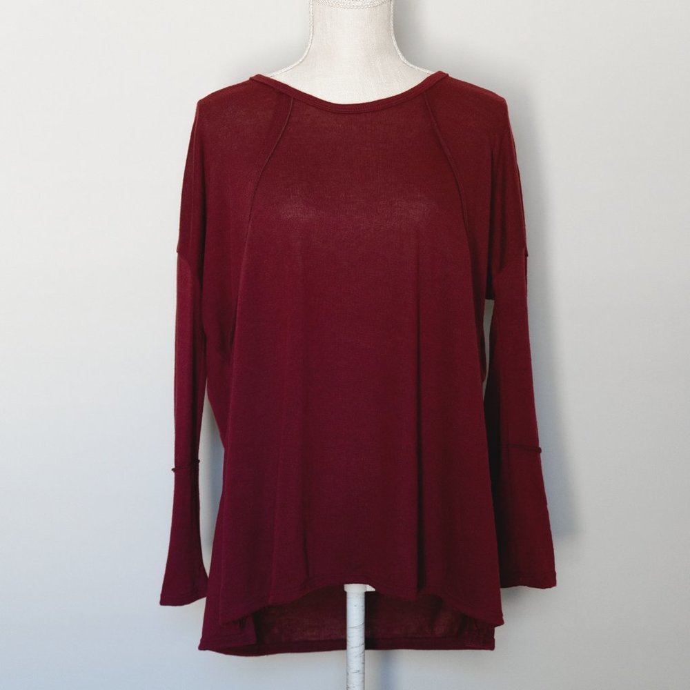 Forgotten Grace Raw Hem Raglan Crew Neck Burgundy Top in Size Small
